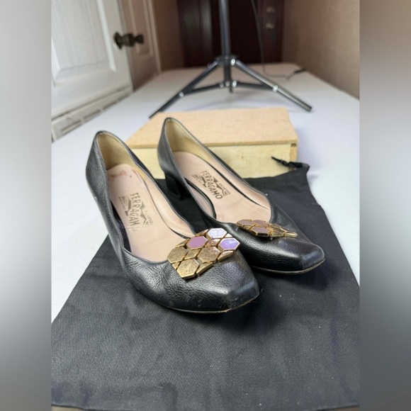 Salvatore Ferragamo Shoes - Salvatore Ferragamo Pumps, Size 7